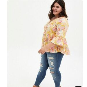 Torrid Rayon Embroidered Bell Sleeve Top Hi-lo Yellow Floral Scoop Neck Size 2X